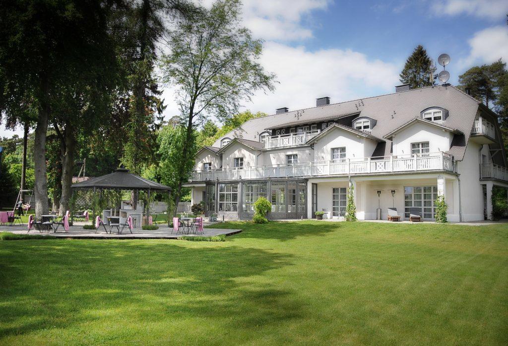 Villa Park Wiselka Spa & Wellness Exterior photo